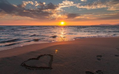 Valentine’s Day 2020 – Book a Romantic Beach Holiday in Broadbeach